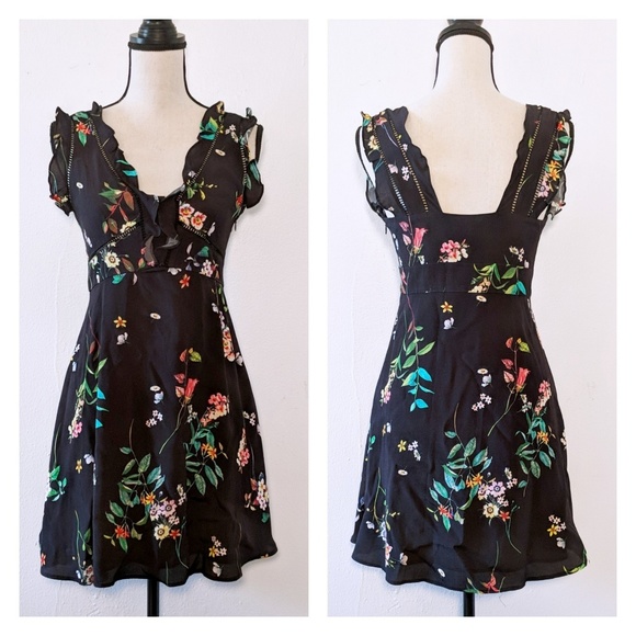 Willow & Clay Dresses & Skirts - NWT Willow & Clay Black Floral Mini Dress